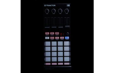 Native Instruments Traktor Kontrol F1