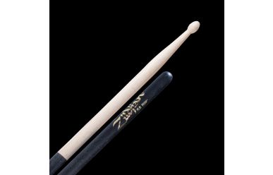Zildjian Hickory Drumsticks 5A Black Dip, Wood Tip