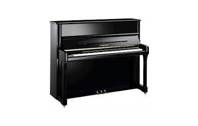 Yamaha P 124 PE schwarz poliert