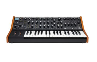 Moog Subsequent 37